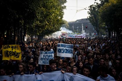 Corteo di studenti in protesta  9