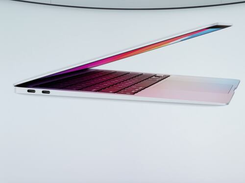 Il primo MacBook Air è stato presentato da Steve Jobs 15 anni fa