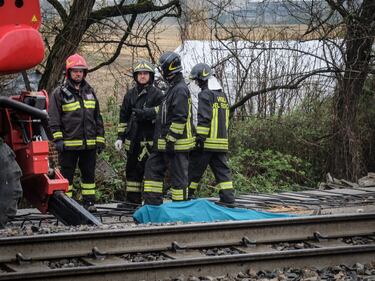 Milano, il crollo di una lastra uccide due operai 4