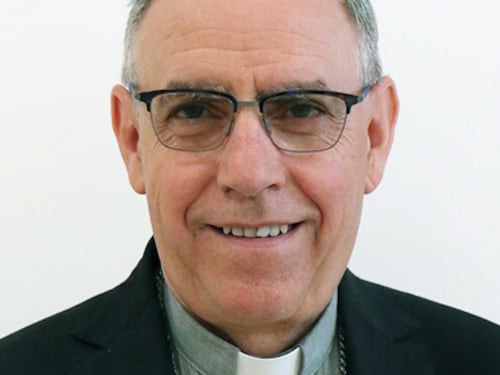 Anatema del vescovo ai sacerdoti No Vax: "Non potete distribuire la comunione"