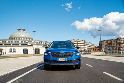 Skoda Kamiq Black Dots: prova su strada del SUV compatto fuori e spazioso dentro