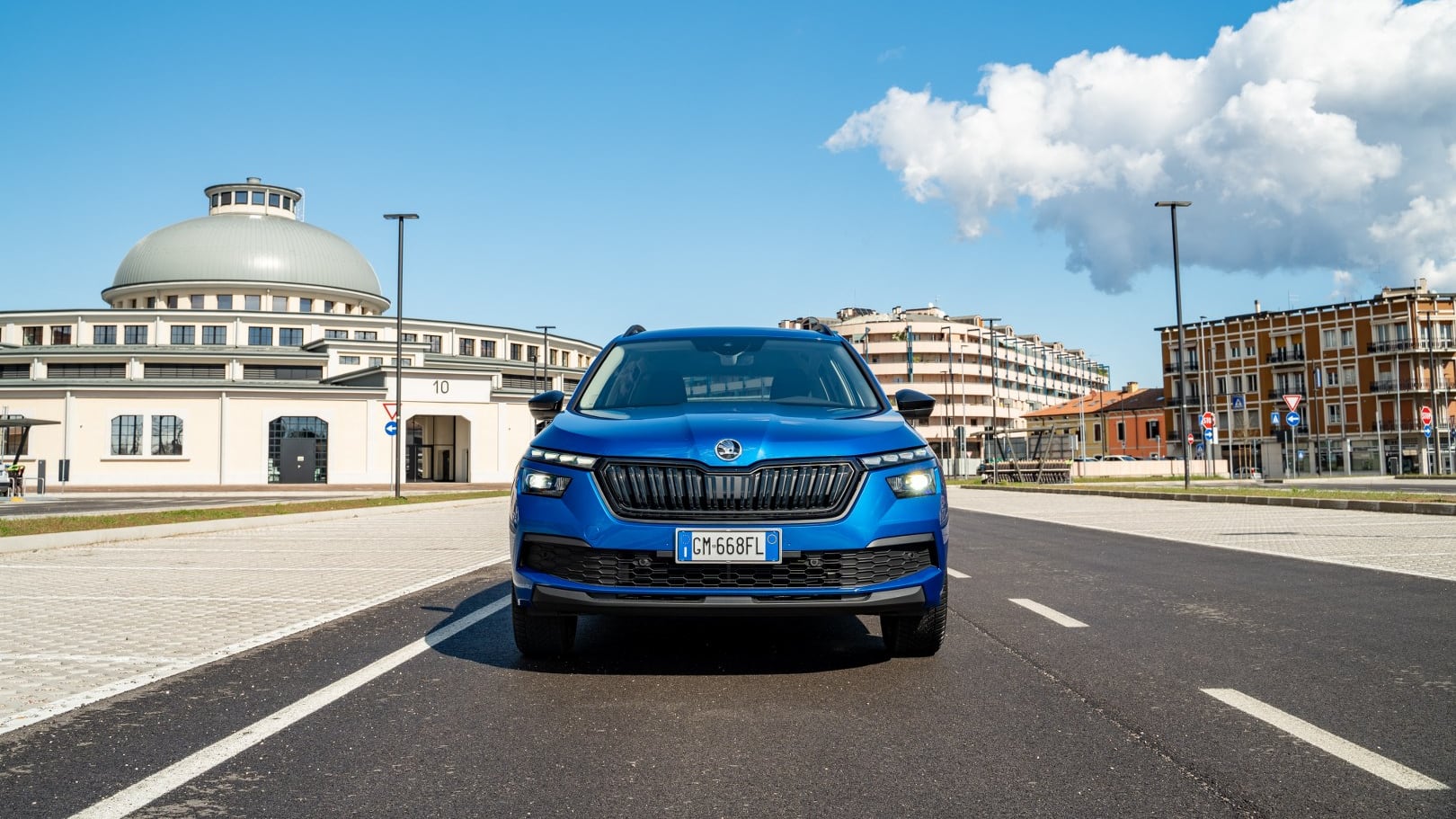 Skoda Kamiq Black Dots: prova su strada del SUV compatto fuori e spazioso dentro