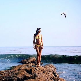 Bella Hadid si mostra in topless 37
