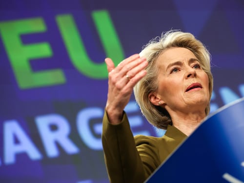 Motori inquinanti, l'Europarlamento frena. E la maggioranza Ursula finisce in frantumi