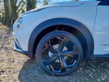 Nissan Juke Hybrid, guarda le foto  5