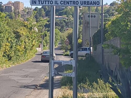 A Roma assurdi limiti di velocità "risolvono" il problema buche