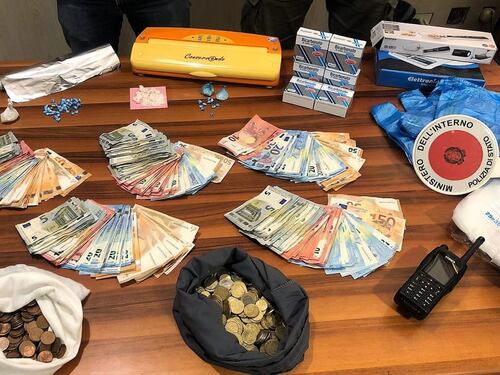 Palermo, scoperto laboratorio per produrre crack: in manette tre spacciatori