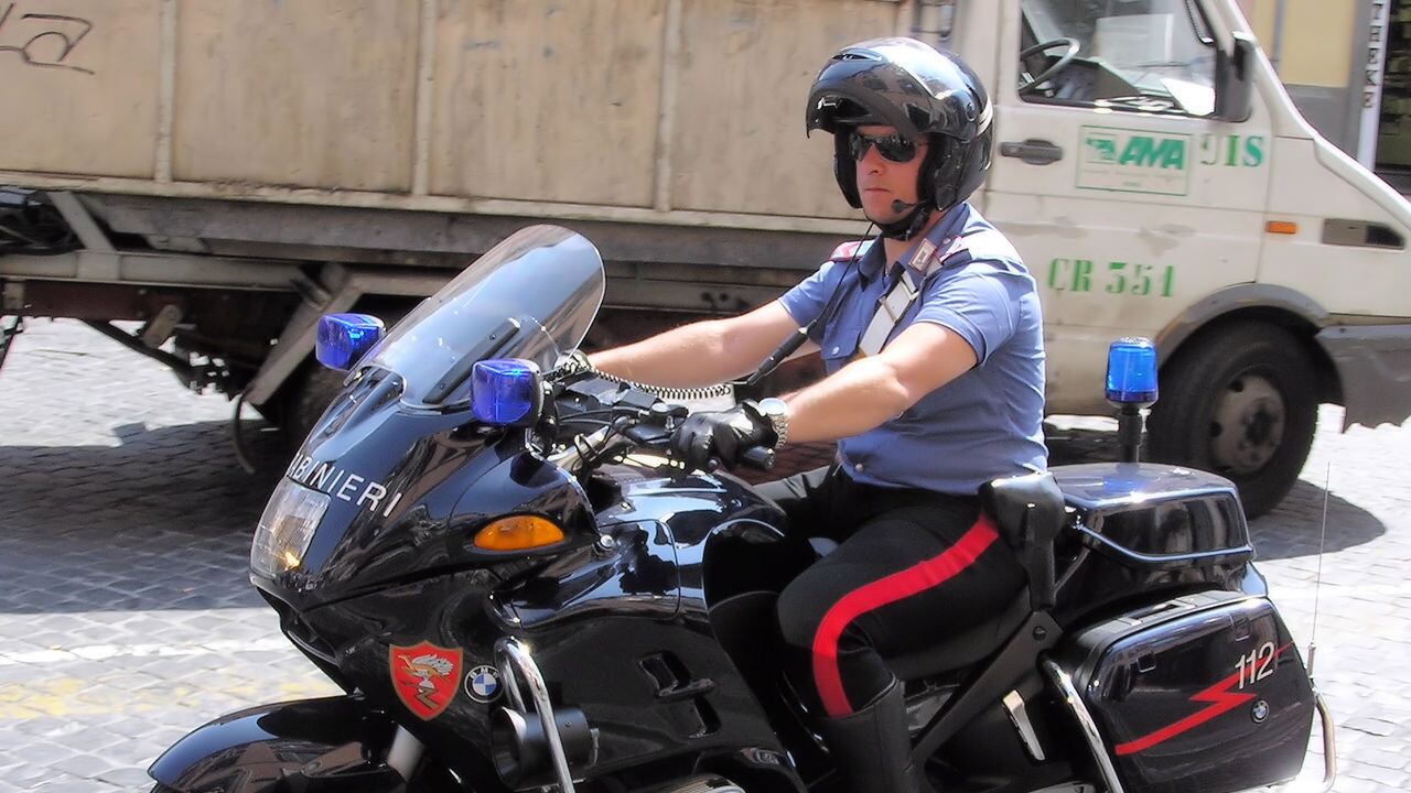 Lotta fra clan della camorra: tre arresti da parte dei carabinieri
