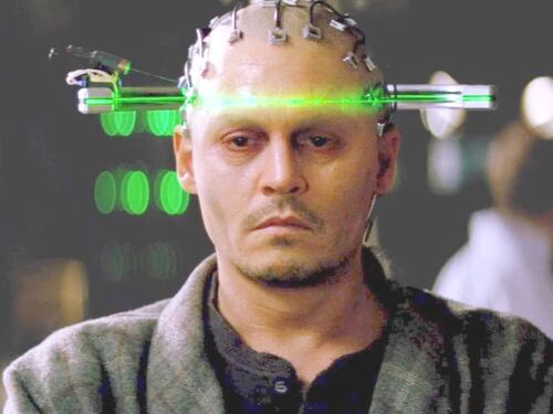 Transcendence, il film del 2014 che prevede l'arrivo di un virus nel 2021