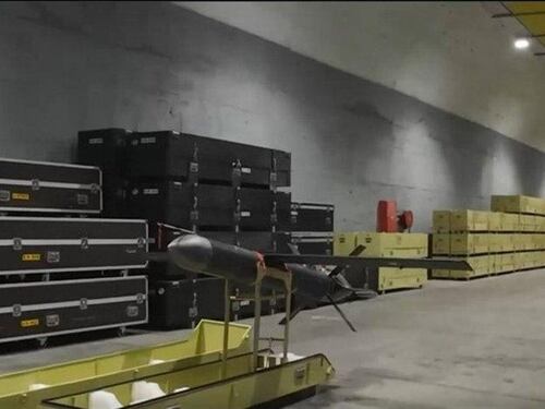 L'Iran punta sul nuovo drone kamikaze: cos'è e cosa può fare lo Shahed-107