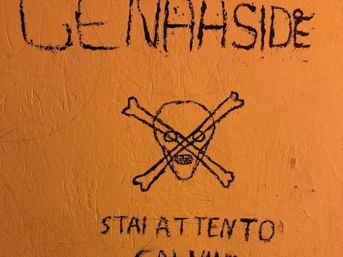 "Salvini stai attento". Quelle minacce a Matteo con teschi e pistole