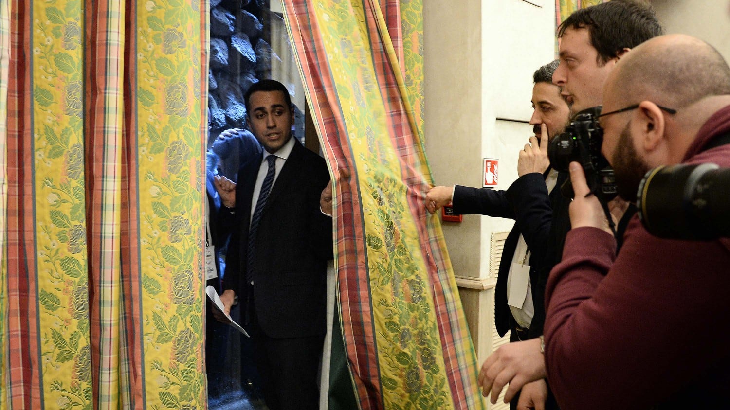 Dalle tasse al reddito garantito. Cosa divide moderati e M5s