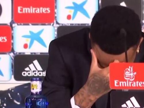 Real Madrid, Militao beve dell'acqua e si sente male durante la presentazione