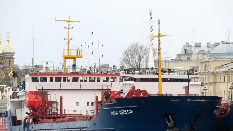 La nave porta droni, l'aereo spia Usa e il sottomarino in avaria: intrigo russo nel cuore del Mediterraneo