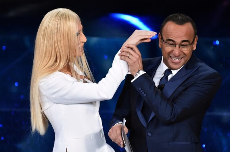 Virginia Raffaele si "trasforma" in Donatella Versace: le foto 10