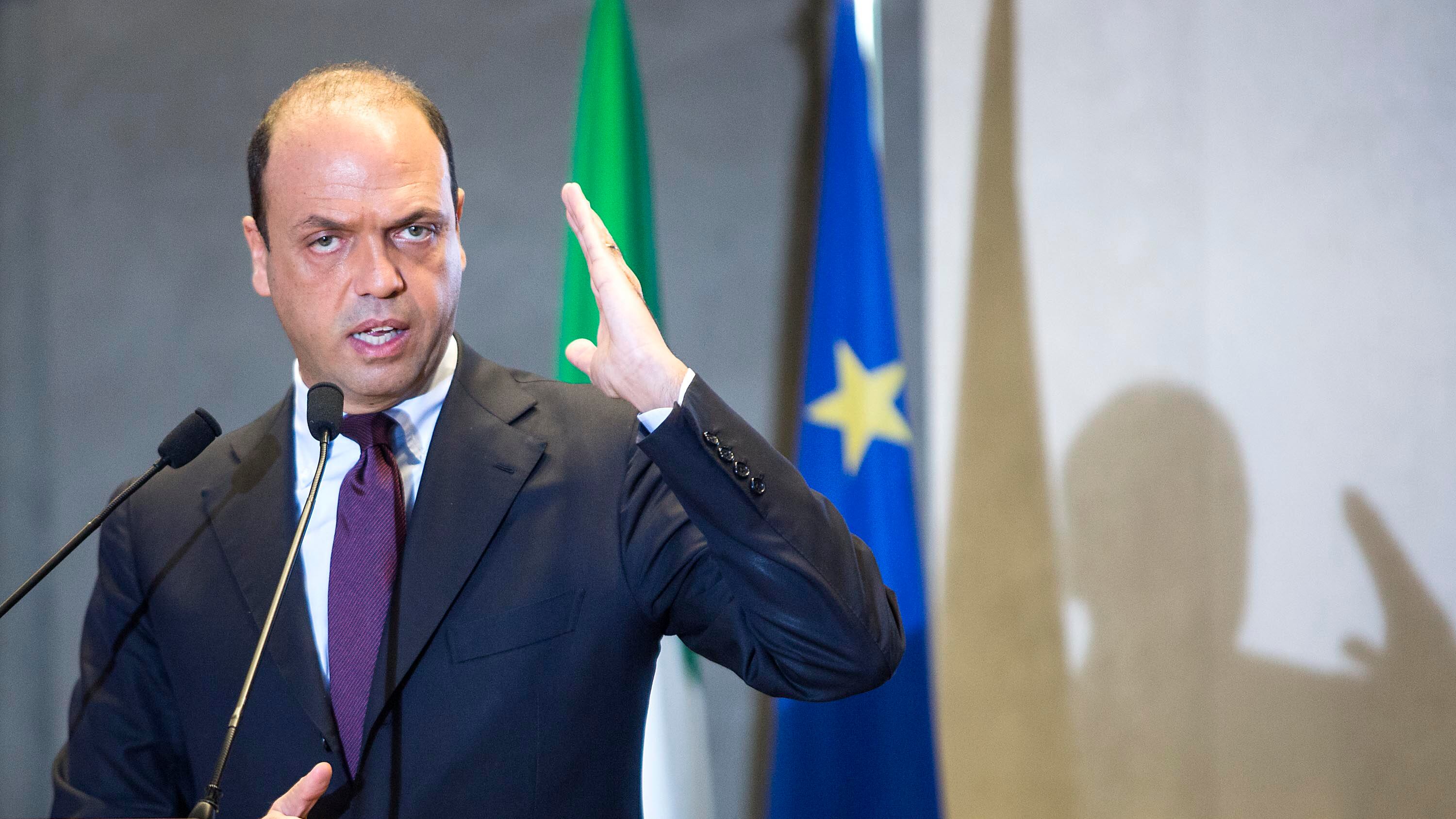 Violenza negli stadi, approvato il decreto
