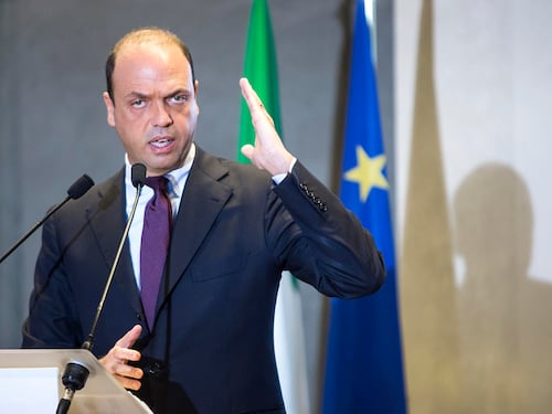 Violenza negli stadi, approvato il decreto
