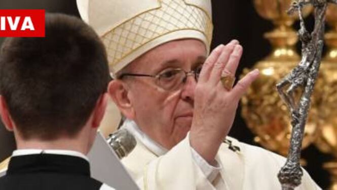 Il Papa: "Profondamente toccato, prego per i suoi"