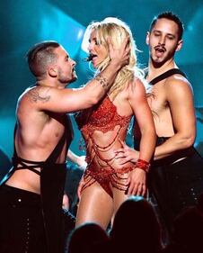 Britney Spears con gli occhiali, foto 15