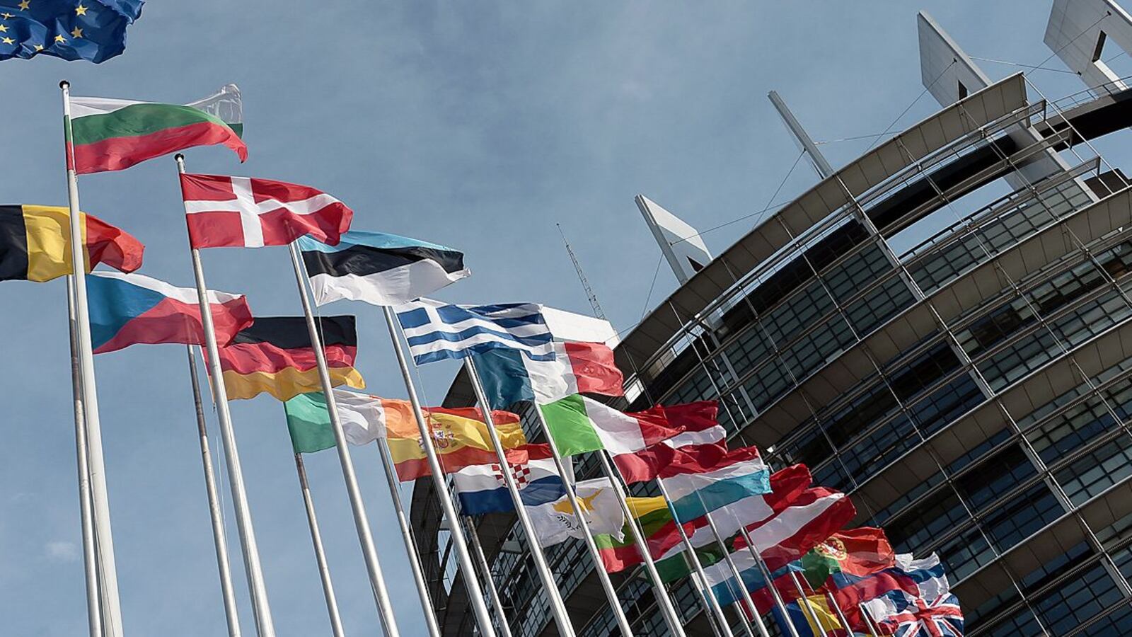 Arrivata la lettera dell'Ue: "Spiegate il super-debito"