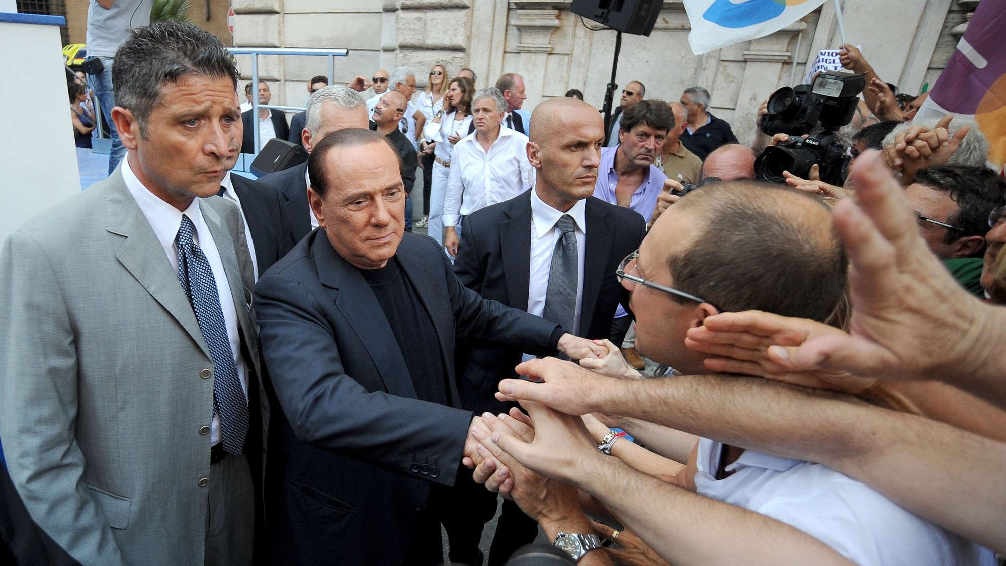 Berlusconi aspetta il Quirinale. Spunta l'idea del lodo Sallusti