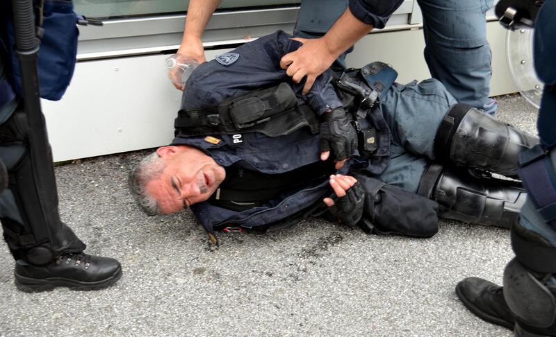 Scontri al Brennero tra black bloc e polizia 7
