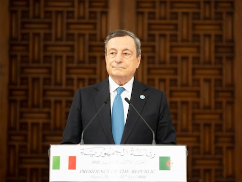 Draghi non arretra. "Nessuno di noi abbandona Kiev. Vogliamo evitare che diventi schiava"