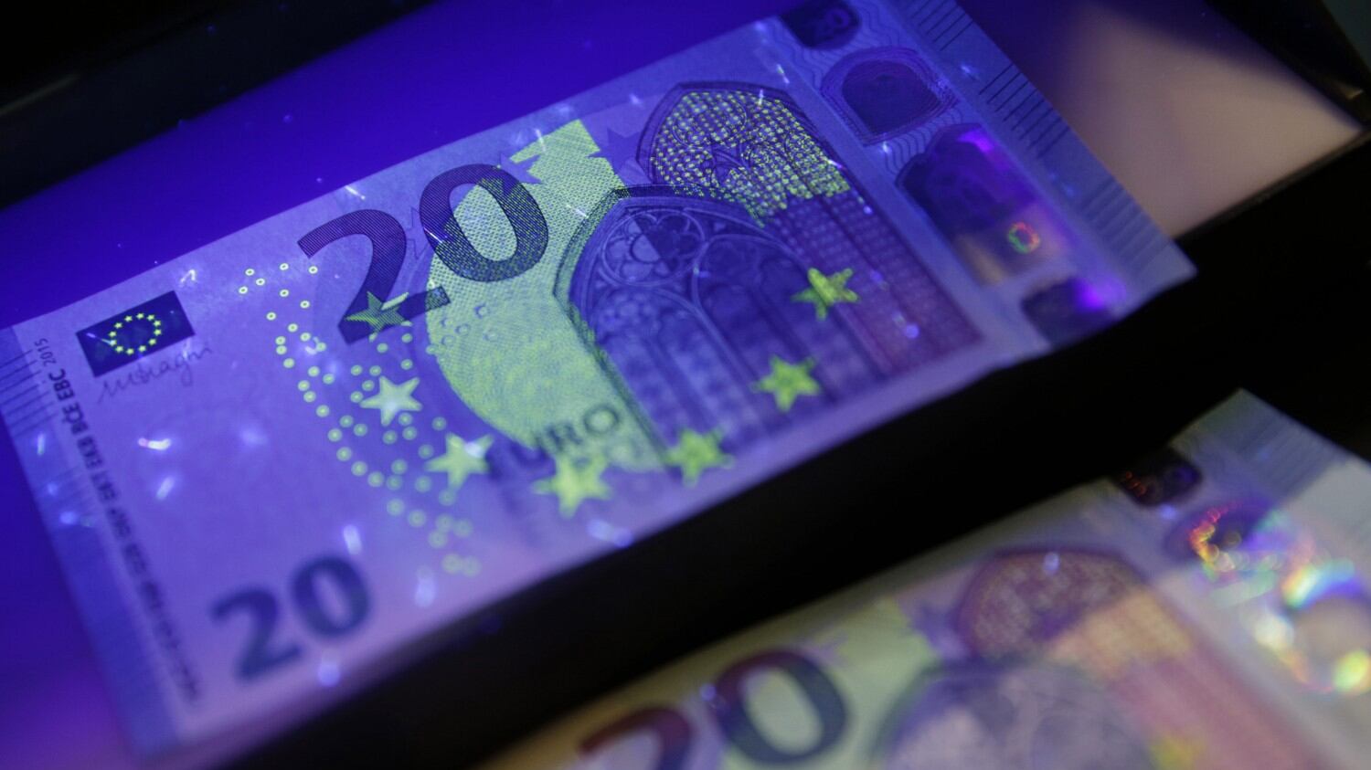 La presentazione della nuova banconota da 20 euro 8
