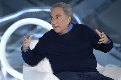 È morto a 94 anni Emilio Fede. Il giornalista si è spento dopo una lunga malattia a Milano. 6