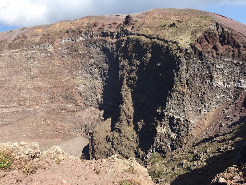 Vivere sulle pendici del Vesuvio tra fatalismo e rischio eruzione 20