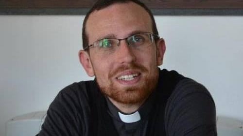 Migranti, parroco di Pompei attacca Salvini: "Ora castrati il cervello"
