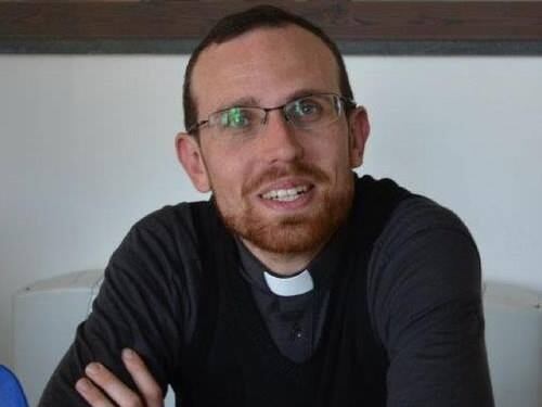 Migranti, parroco di Pompei attacca Salvini: "Ora castrati il cervello"