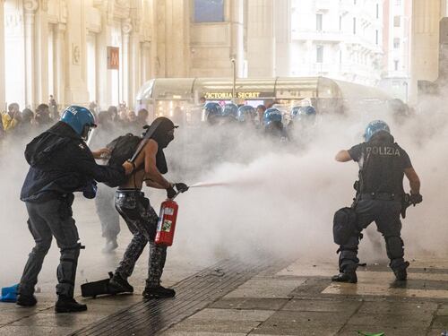 Milano, tra gli arrestati per le violenze in stazione anche esponenti del centro sociale regolarizzato