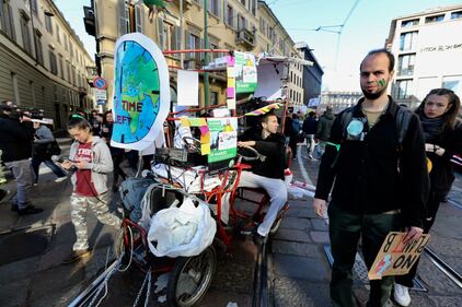 Manifestazione a Milano contro il cambiamento climatico  4