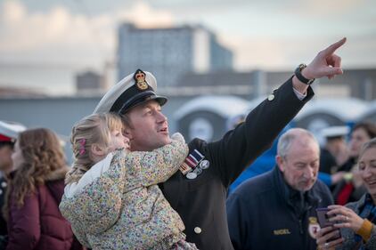 Queen Elizabeth, l'equipaggio torna a casa 4