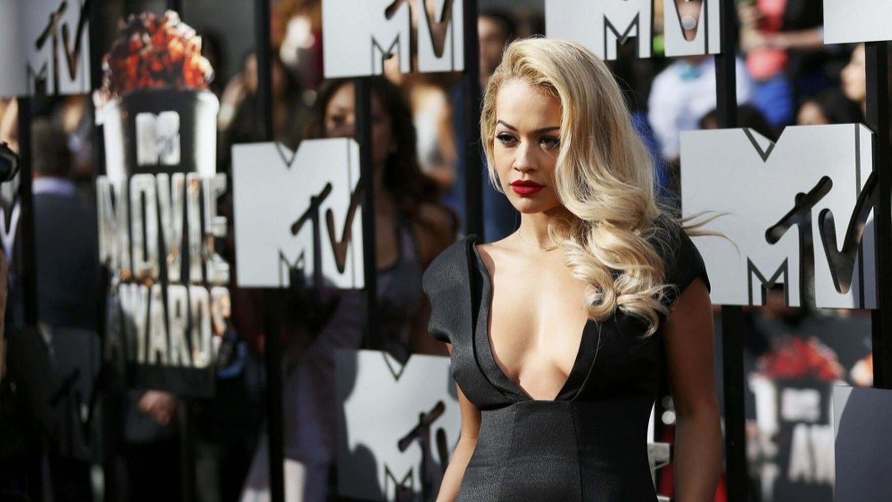 Rita Ora, che sfortuna in amore: troppa distanza, addio a Ricky Hil