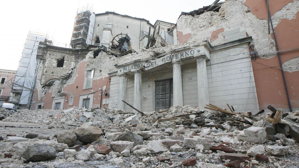 Scarcerato il preside del Convitto crollato nel sisma dell'Aquila