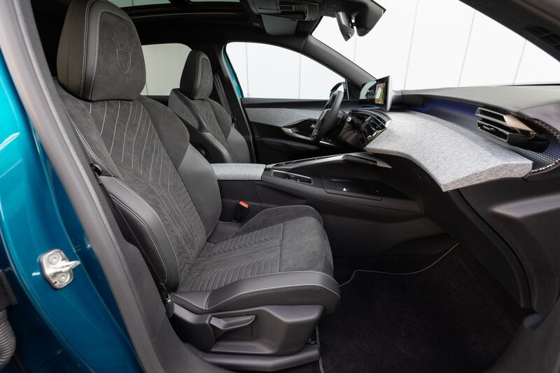Peugeot e-3008: guarda tutte le foto 5