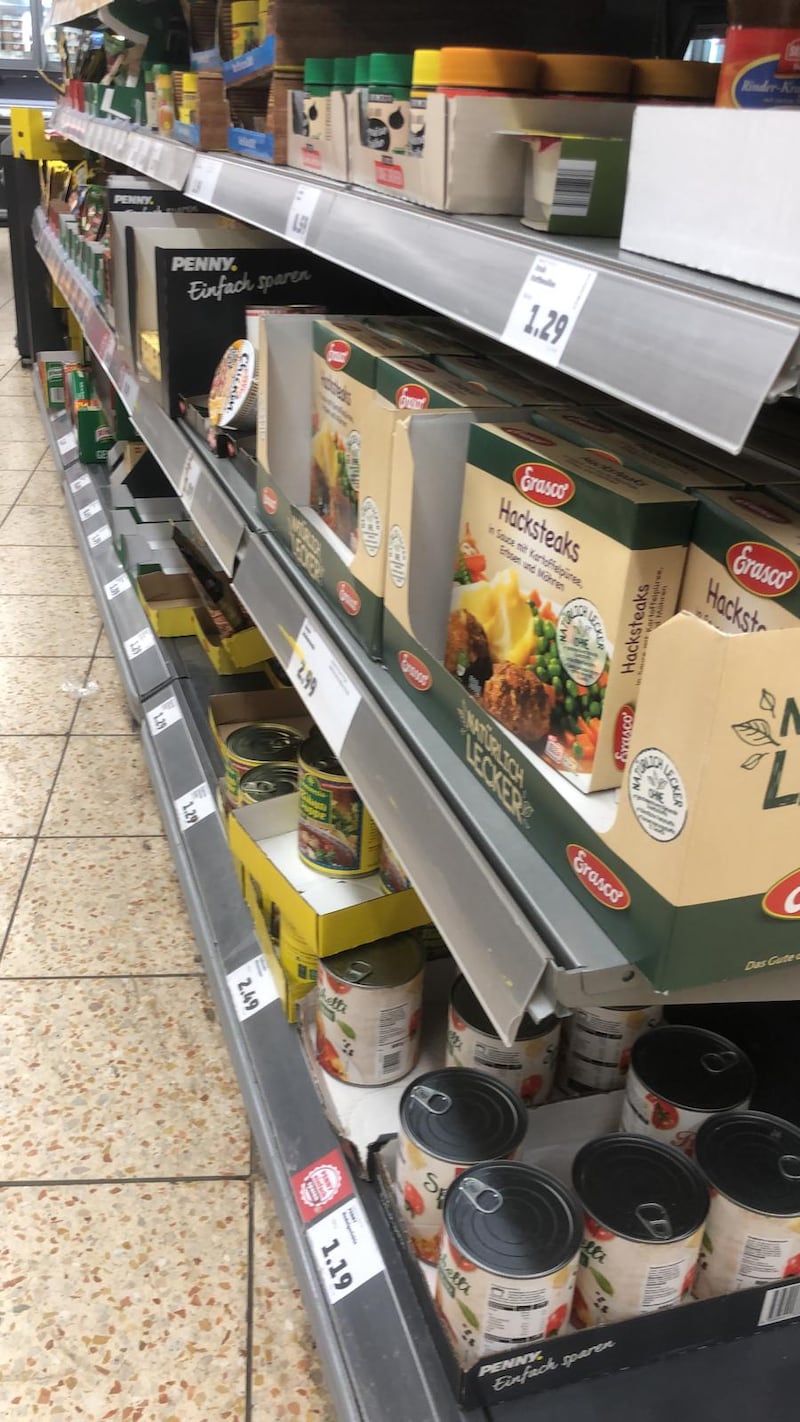 Coronavirus, le immagini dei supermercati presi d'assalto a Berlino 5