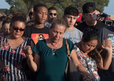 Strage in Texas, fiori e preghiere per le vittime della sparatoria di El Paso 7