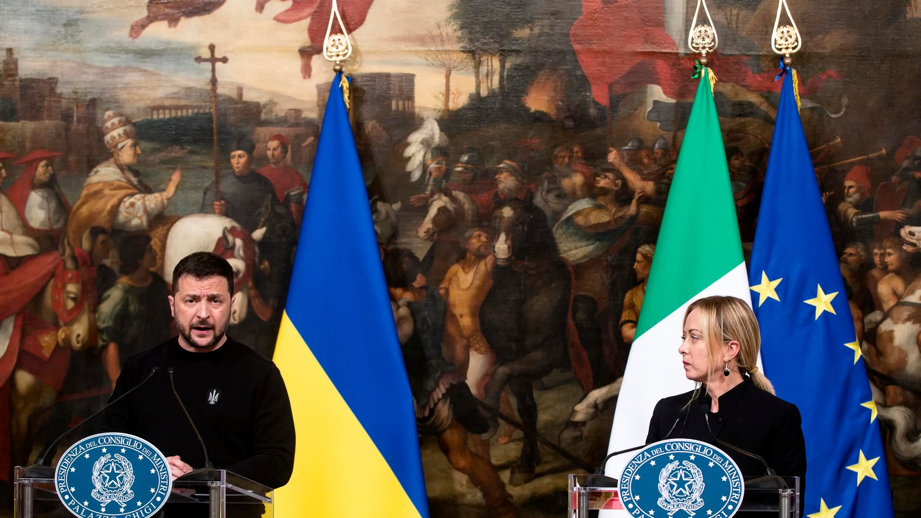 Zelensky a Mattarella "Siete dalla parte giusta". L'abbraccio di Meloni: "Scommetti sull'Italia e noi sulla tua vittoria"