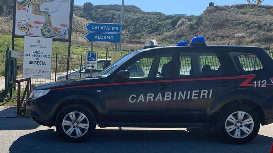 Le multe per costringere a usare il parcheggio privato: arrestato vigile a Segesta