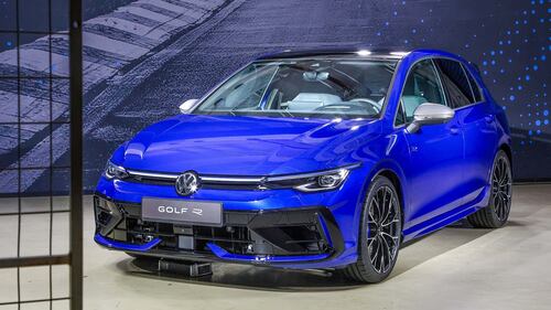 Volkswagen Golf R 2024, guarda tutte le foto 8