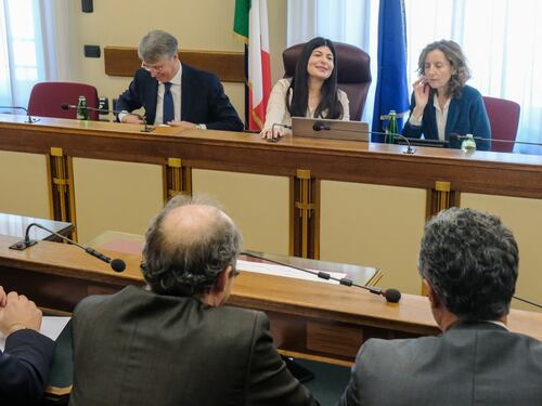 "Si astengano se incompatibili". Antimafia, cosa cambia dopo i casi De Raho e Scarpinato