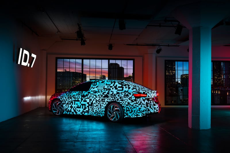 Volkswagen ID.7, le prime immagini dell’elettrica da 700 km  4