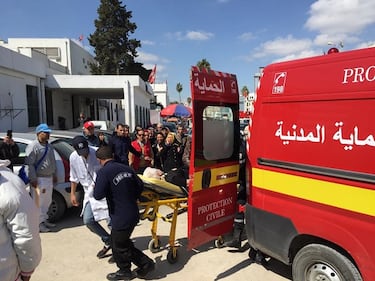 Paura a Tunisi: turisti presi in ostaggio 3
