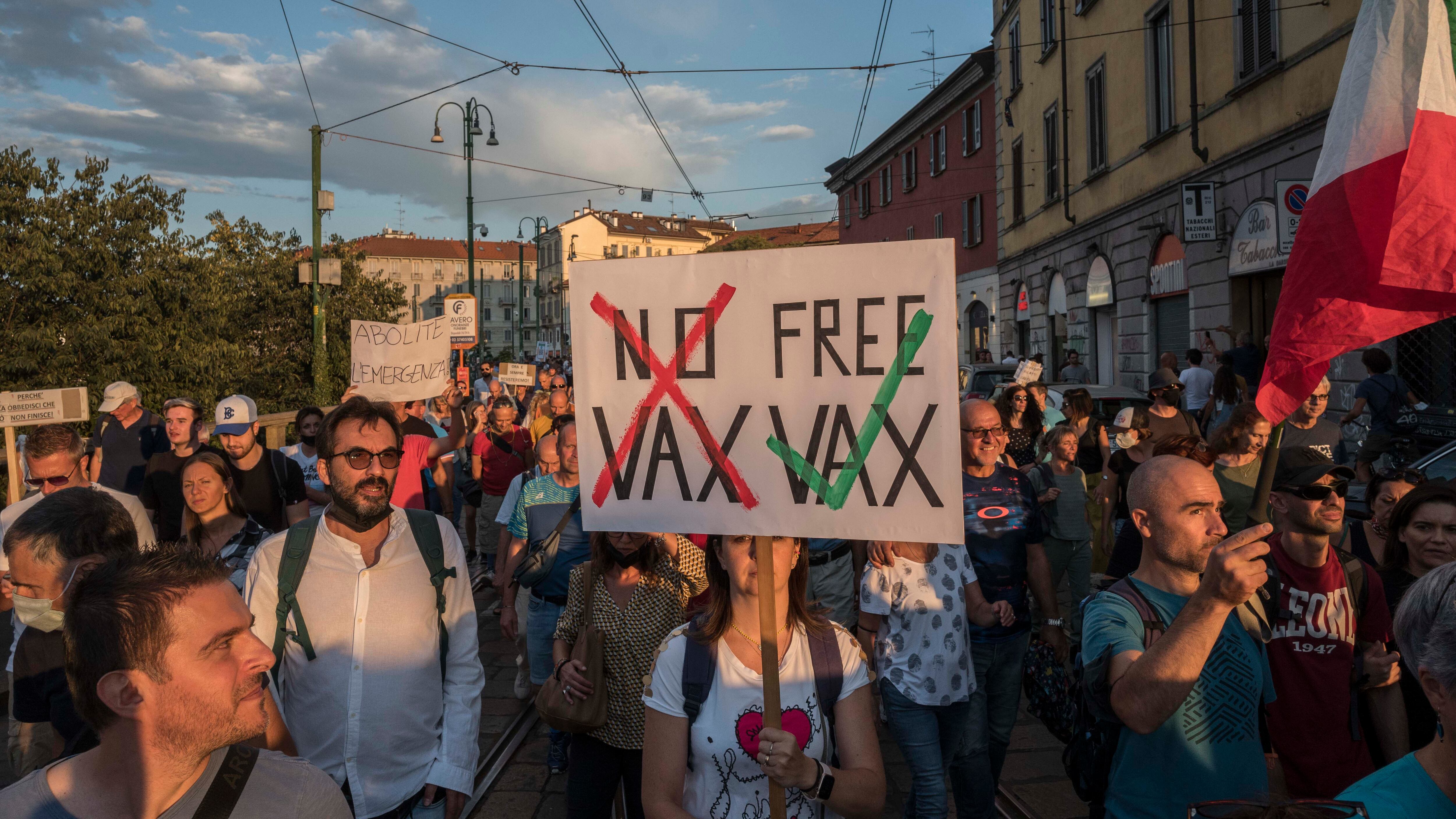 "Sequestro? Carta igienica": i no vax sfidano la procura