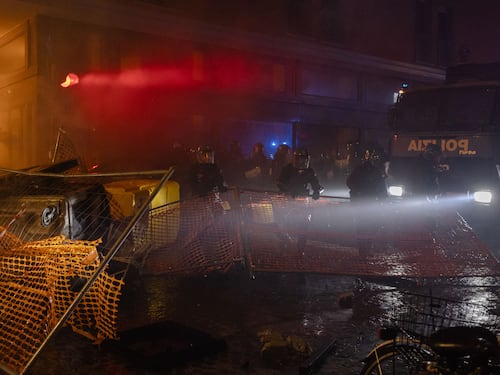 "I danni ai poliziotti li paga il Comune?". La lettera degli agenti al sindaco di Bologna