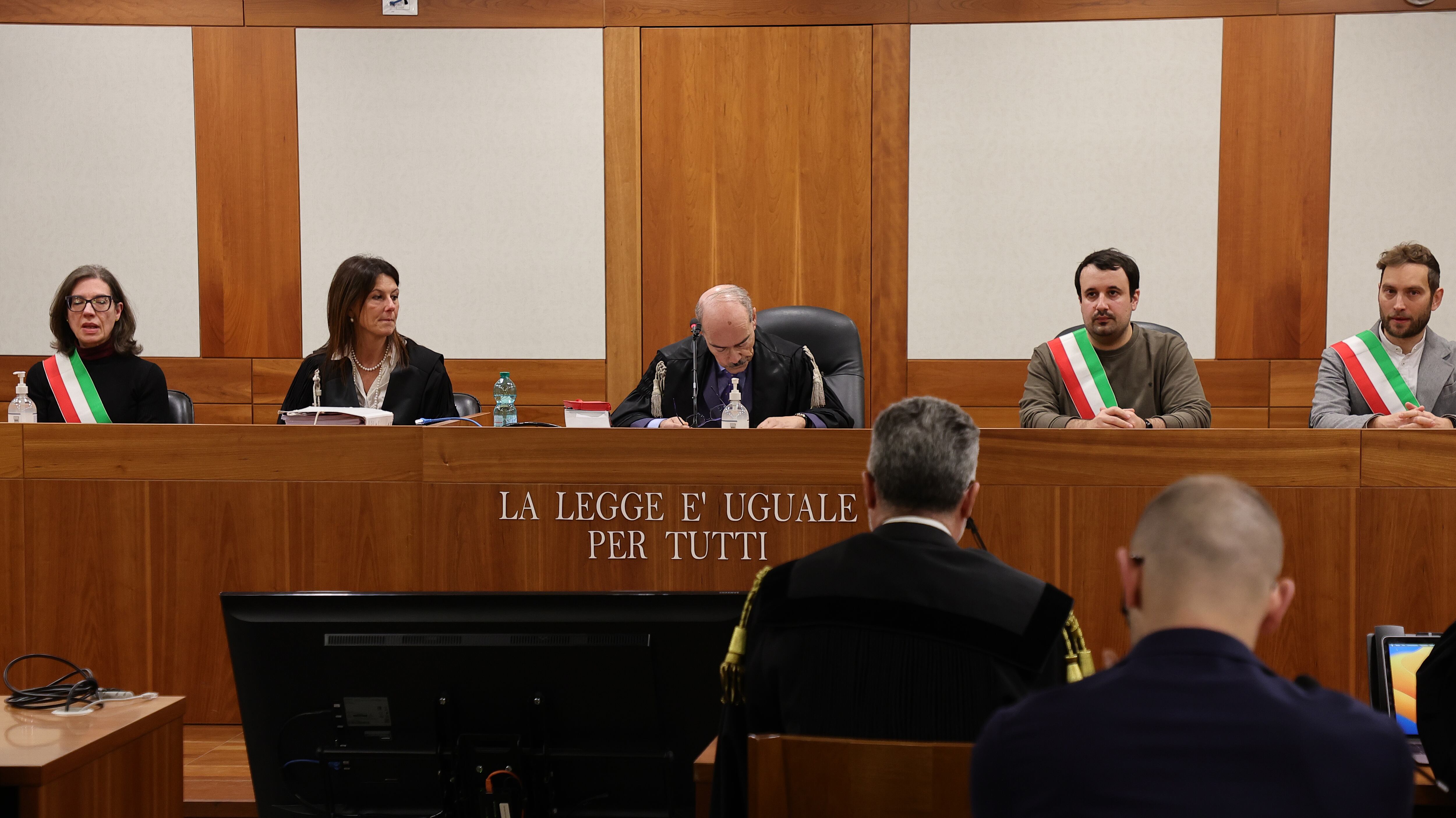 Doppio femminicidio, niente ergastolo e polemiche: "Comprensibilità umana dei motivi"