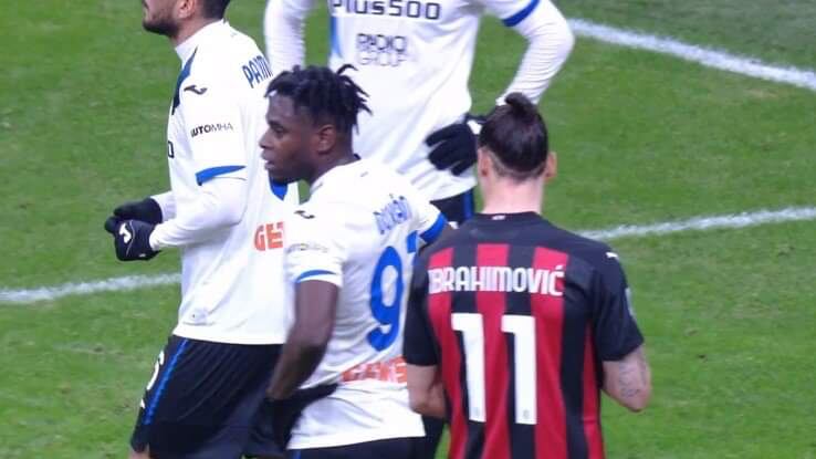 Il battibecco al veleno in campo. Cosa è successo tra Zapata e Ibra